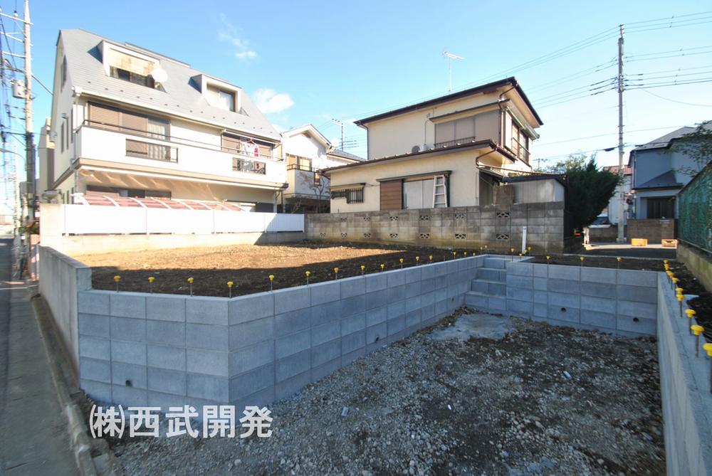 Local appearance photo. Local (11 May 2013) Shooting