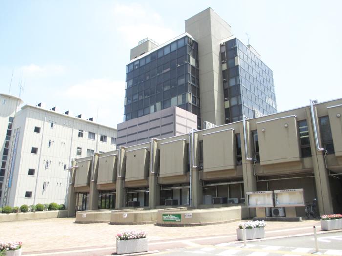 Government office. Niiza 1695m to city hall