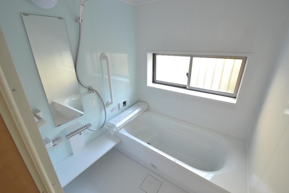 Bathroom. R Building