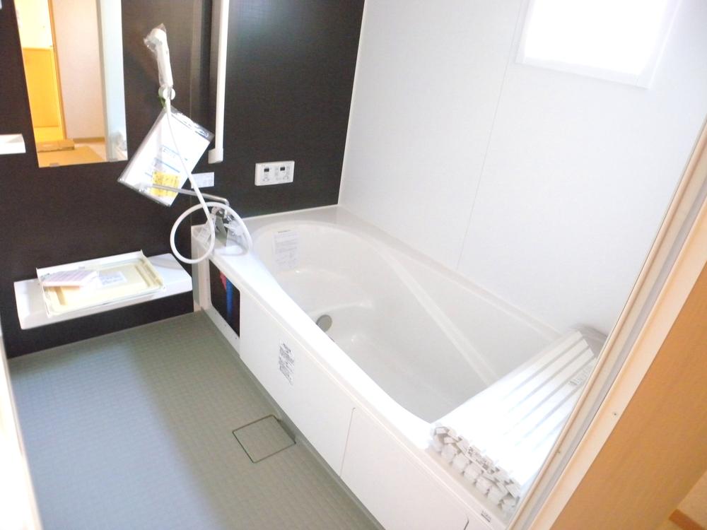 Bathroom. Local (11 May 2013) Shooting