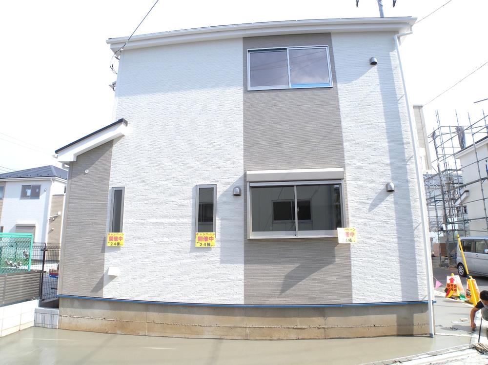 Local appearance photo. Local (11 May 2013) Shooting