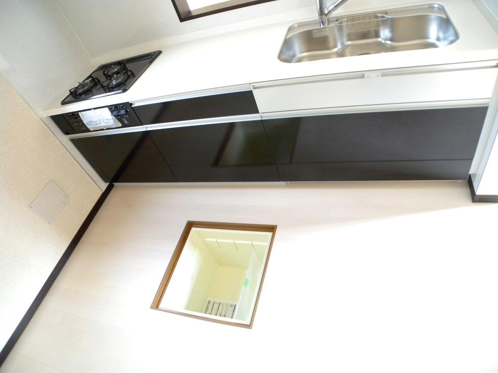 Kitchen. Local (11 May 2013) Shooting