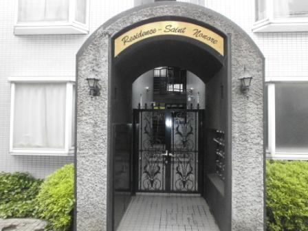 Building appearance. Appearance 2 auto-lock