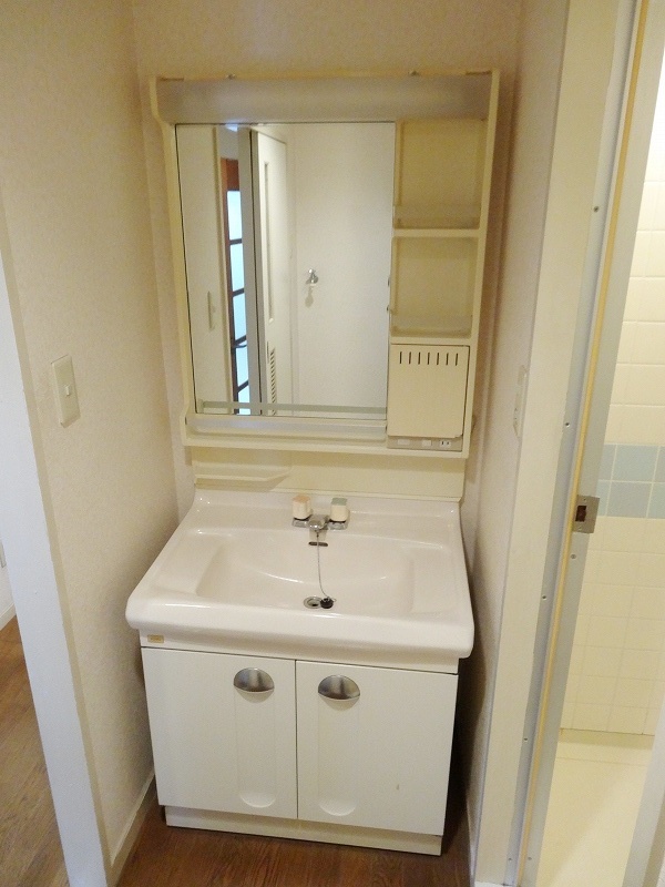 Washroom. Another Room No. reference photograph