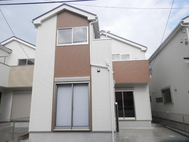 Local appearance photo. Local (12 May 2013) Shooting