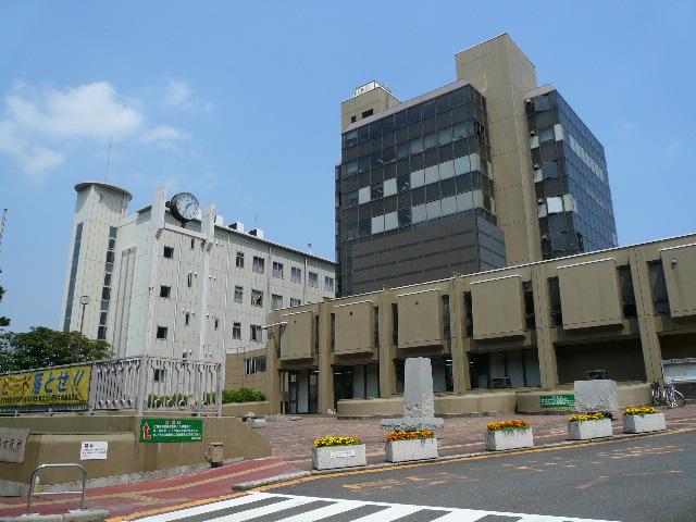 Government office. 700m to city hall