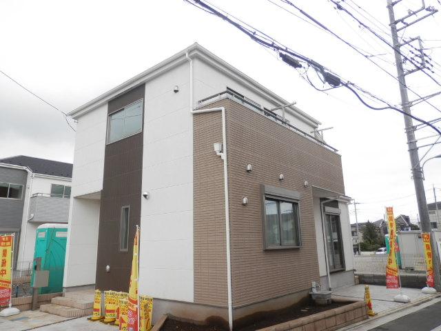 Local photos, including front road. Local (10 May 2013) Shooting