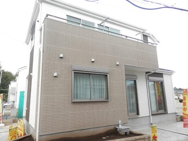 Local appearance photo. Local (10 May 2013) Shooting