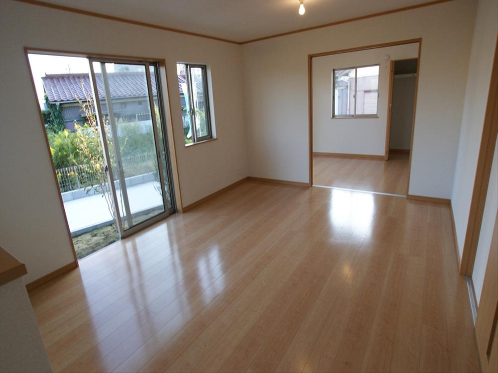 Living. Bright sunshine is shine in LDK