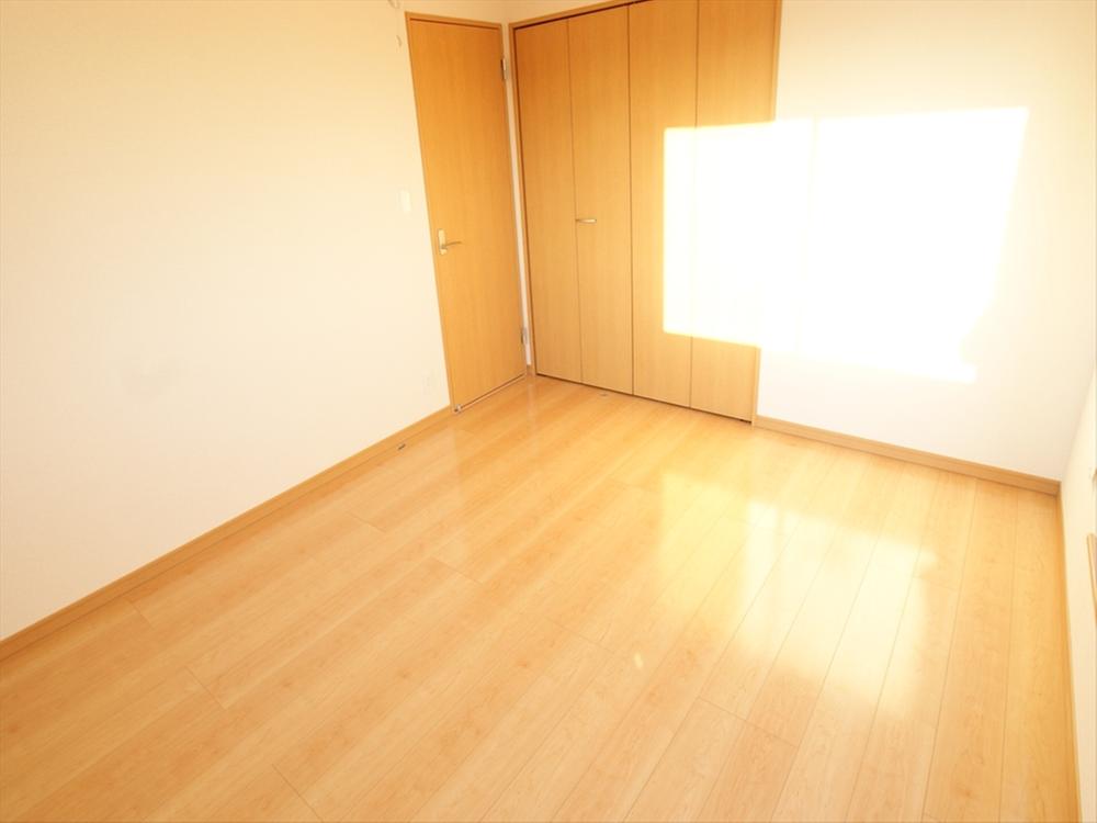 Non-living room. There housed plenty