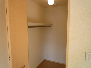 Receipt. Walk-in closet