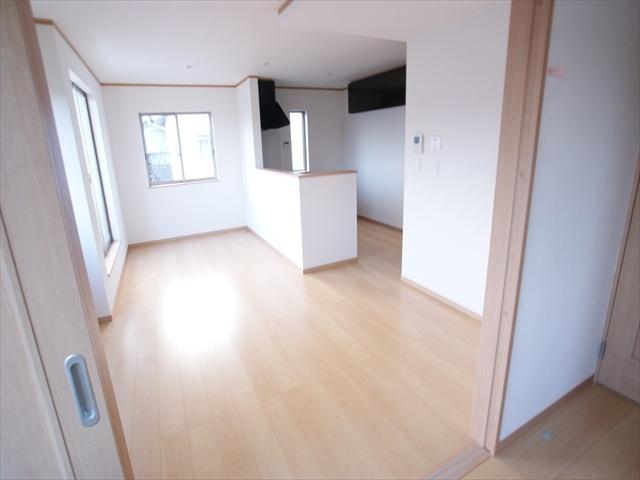 Living. Bright second floor living