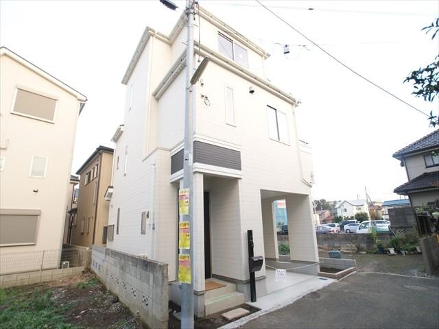 Local photos, including front road. Flat 35S corresponding Property