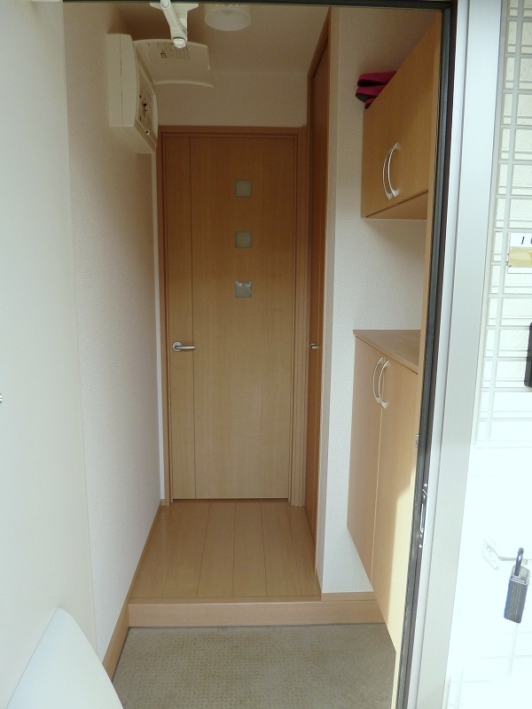 Entrance. Another Room No.