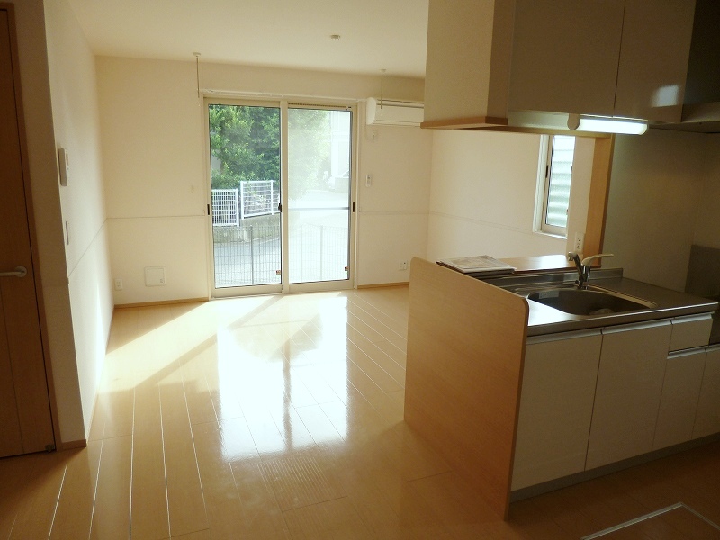 Living and room. Another Room No.