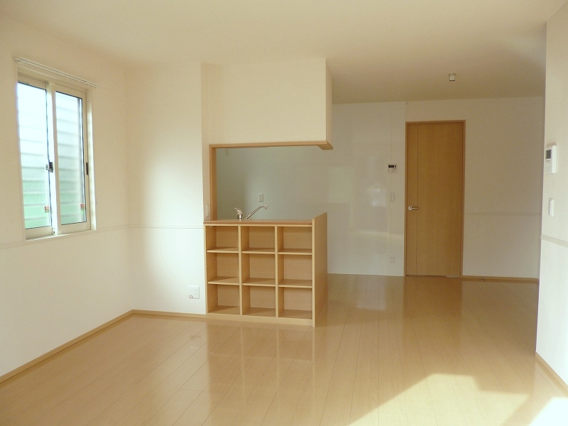 Living and room. Another Room No.