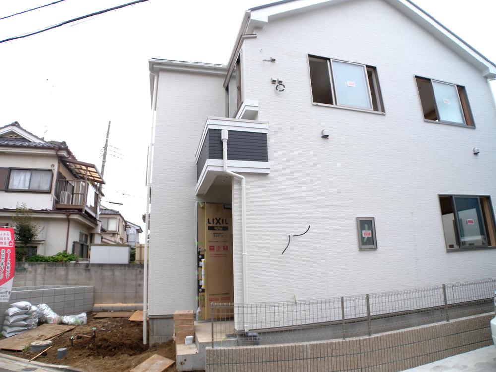 Local appearance photo. Local (10 May 2013) Shooting