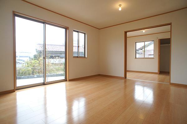 Living. Conversation of your family is lively, Open-minded LDK Indoor (12 May 2013) Shooting Building 2