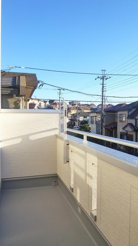 Balcony. B Building balcony