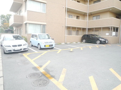 Other. 10m to the parking lot (Other)