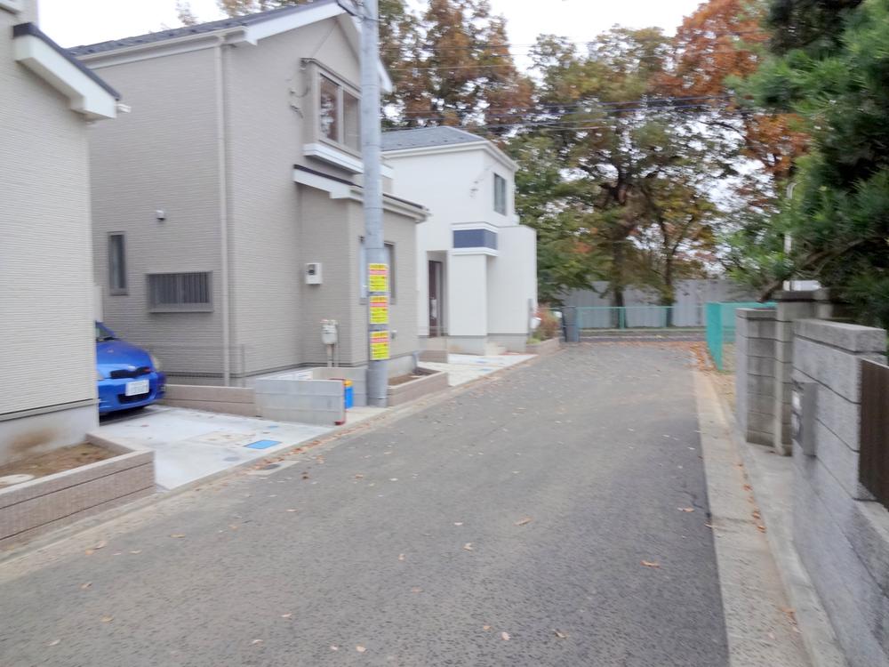 Local photos, including front road. Local (11 May 2013) Shooting