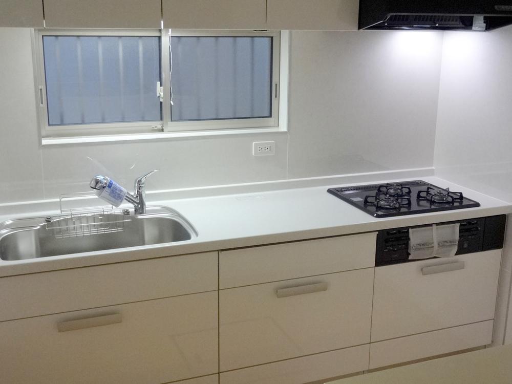 Kitchen. Indoor (11 May 2013) Shooting