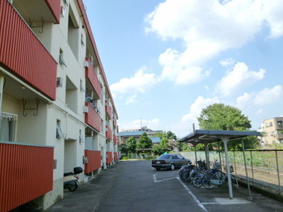 View. Views of the previous building