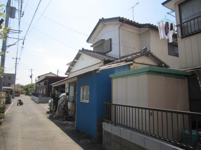 Local photos, including front road. Local (September 2013) Shooting