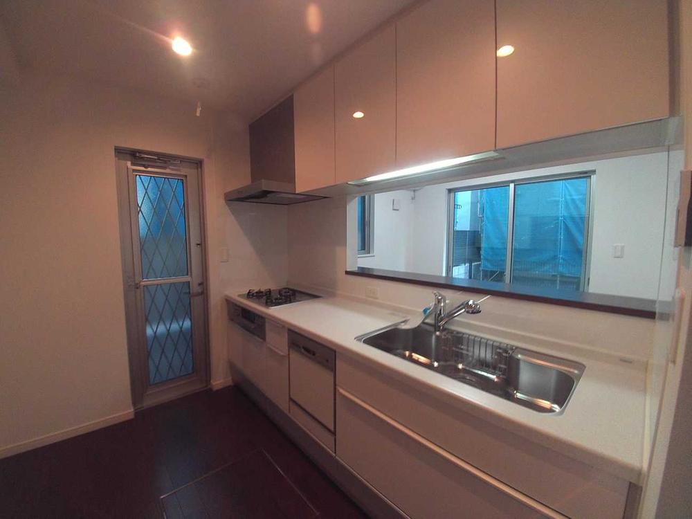 Kitchen. Indoor (12 May 2013) Shooting