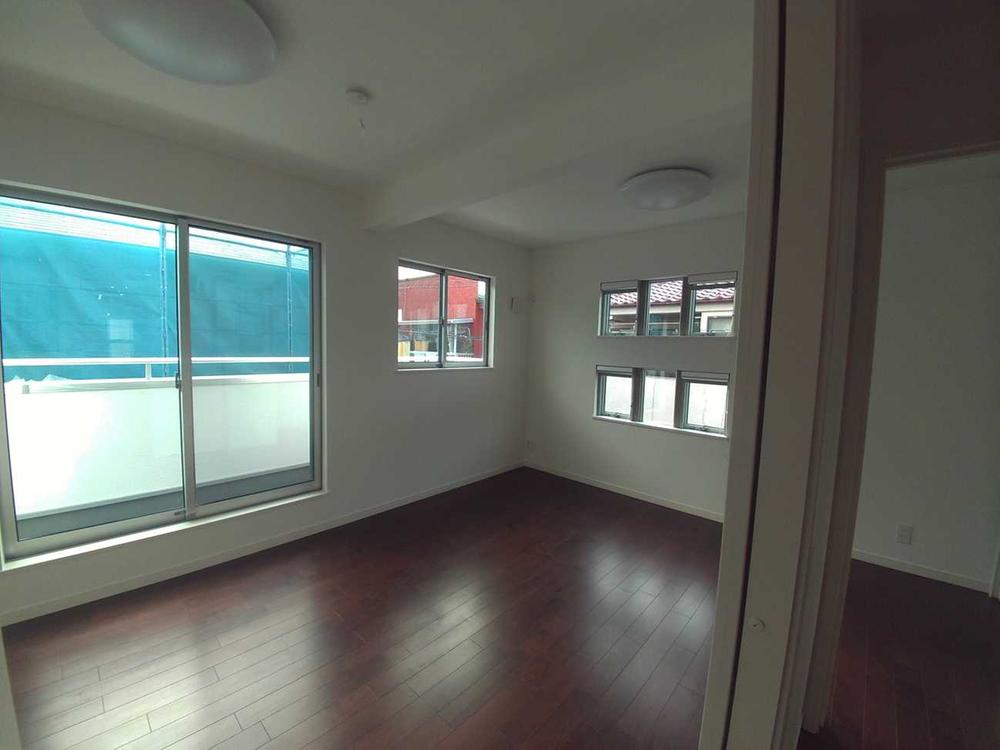 Non-living room. Indoor (12 May 2013) Shooting