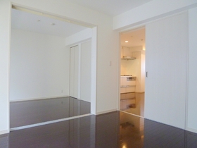 Living and room.  ◆ Contrast of white and dark brown is beautiful ◆