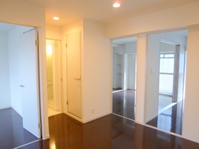 Living and room.  ◆ It is the flooring of chic impression ◆