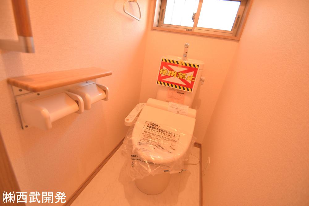 Toilet. Indoor (12 May 2013) Shooting