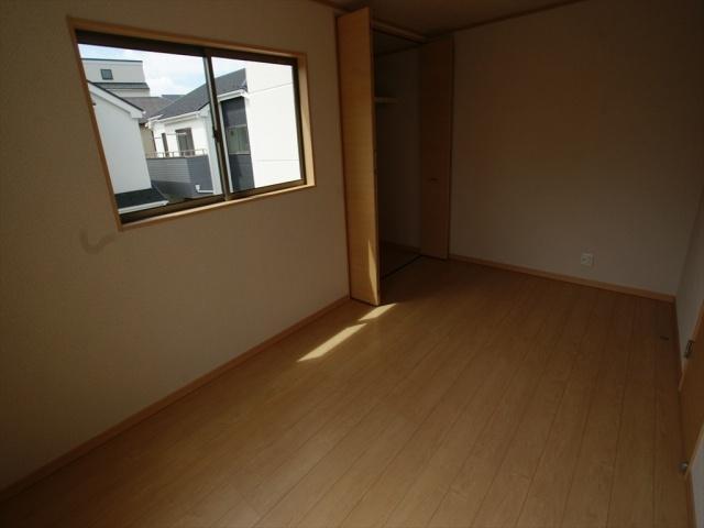 Non-living room. 6 Building