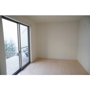 Living and room. Western-style 6.7 Pledge