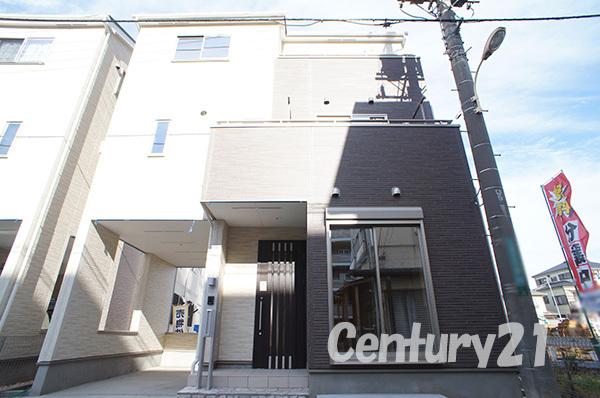 Local appearance photo. Building 2