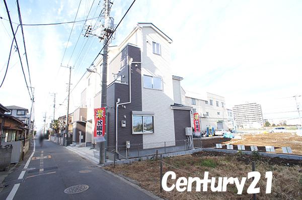 Local photos, including front road. 12 / 11 shooting