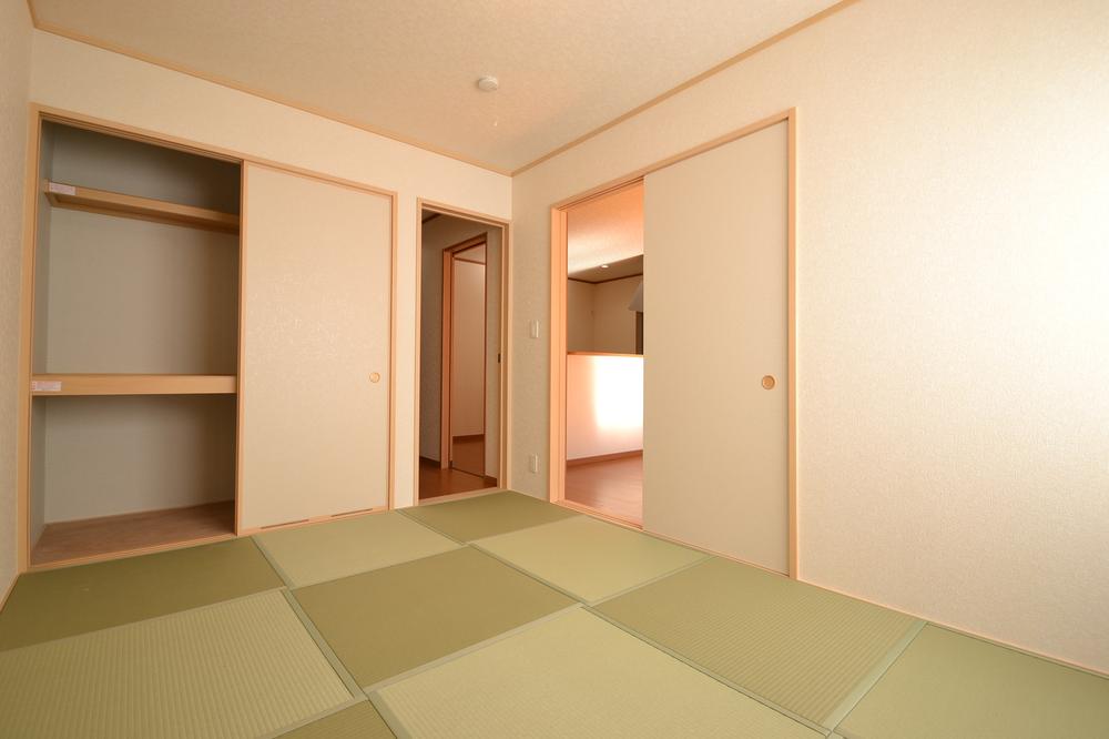 Non-living room. Indoor (12 May 2013) Shooting