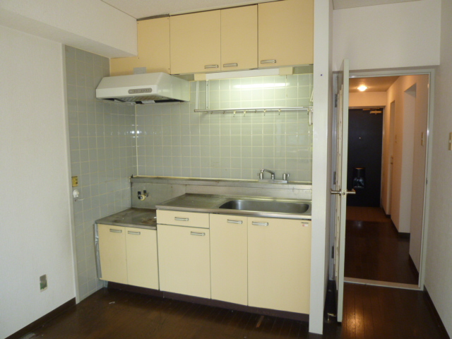 Kitchen. Is another room of the same type