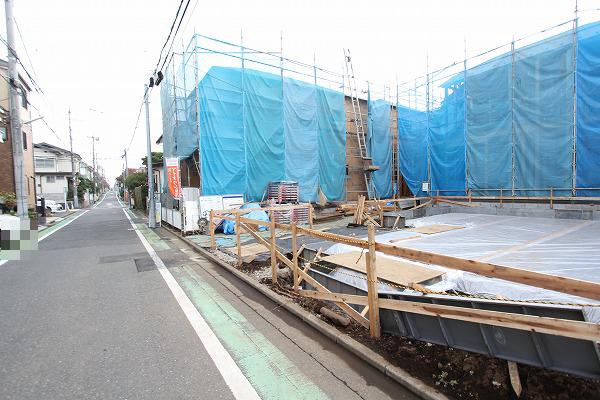 Local photos, including front road. Local (November 10, 2013) Shooting