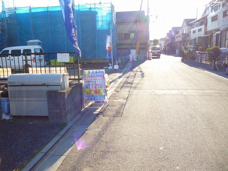 Local photos, including front road. Local (11 May 2013) Shooting