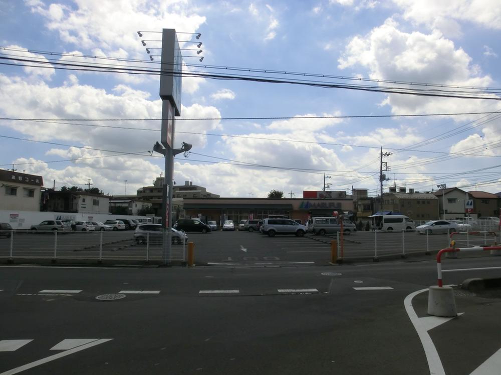 Supermarket. Marufuji to Niiza shop 282m