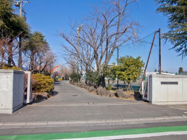 Junior high school. Third 1400m up to junior high school (18 minutes walk)