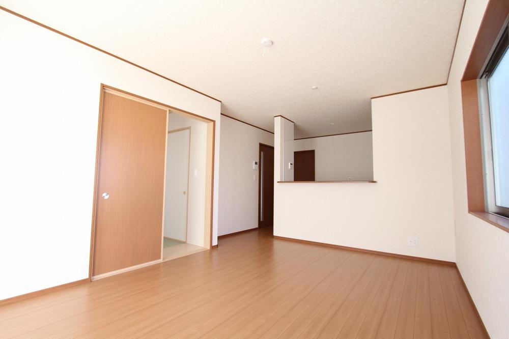 Living. 5 Building (October 11, 2013) Shooting