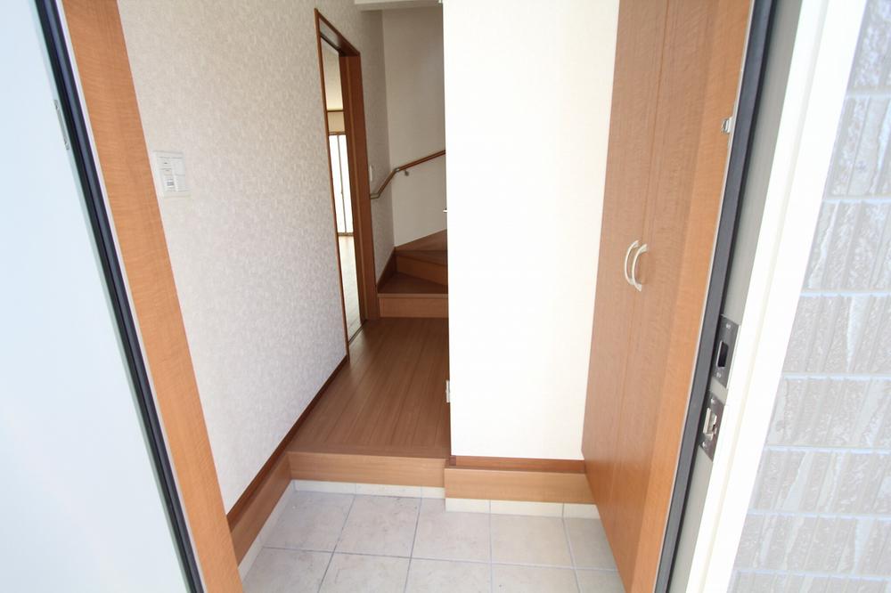 Entrance. 5 Building (October 11, 2013) Shooting