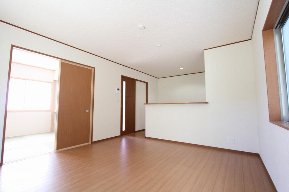 Living. 6 Building (October 11, 2013) Shooting