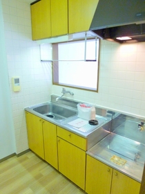 Kitchen. Spacious kitchen