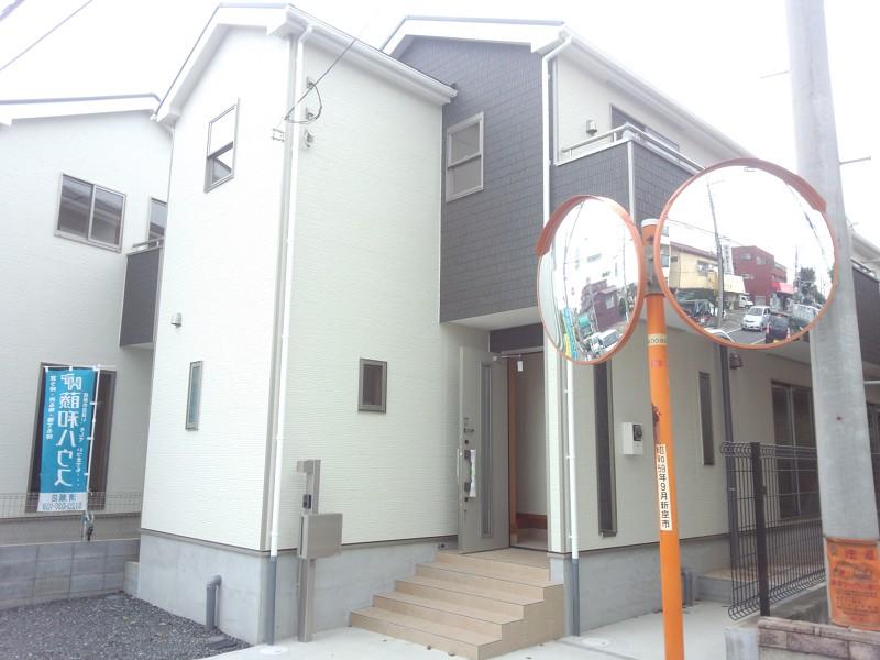 Local appearance photo. Local (10 May 2013) Shooting