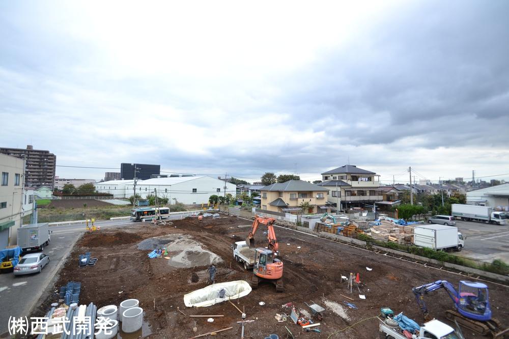 View photos from the dwelling unit. Local (10 May 2013) Shooting