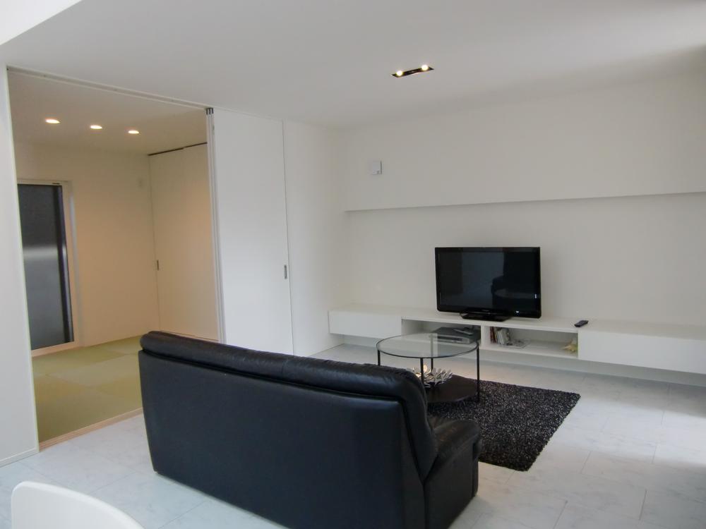 Living. 17.5 Pledge of spacious living